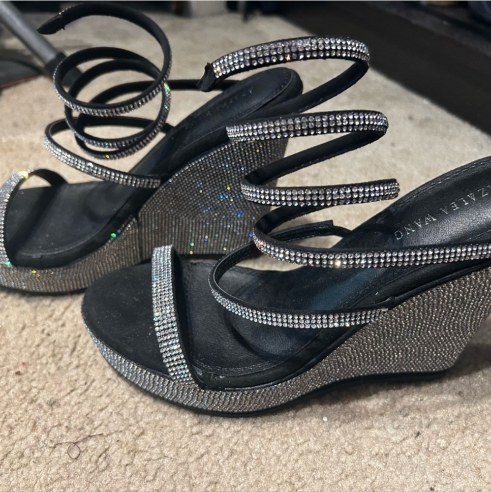 No tags but never worn. These shoes do run small. They fit like a size 10